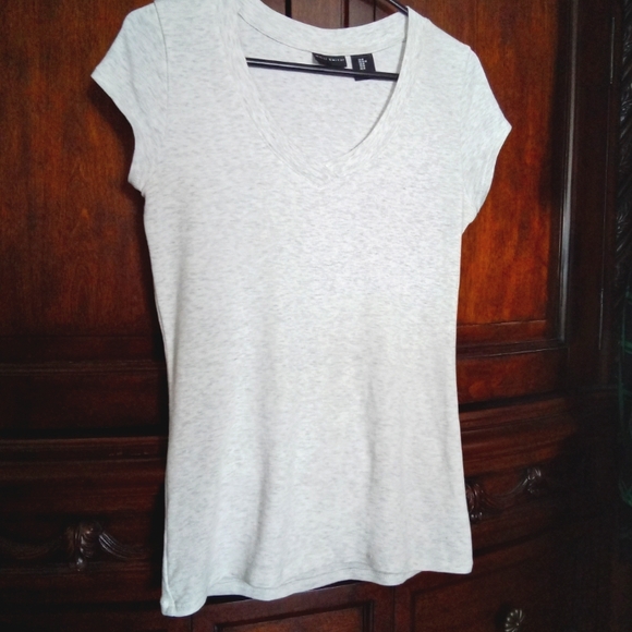 Willi Smith Heathered Grey V-Neckline Tee Shirt - Picture 1 of 9